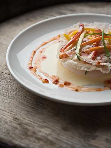 # RESTAURANTS PHOTOGRAPHY PORTFOLIO. ulisse albiati food photographer: use of natural lightning, simple composition, selective focus, extreme close-up for a sexy subject. Le Pavoniere restaurant in Florence, Tuscany.